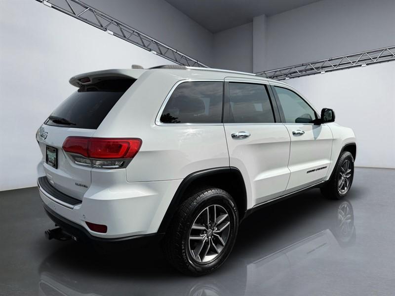 used 2017 Jeep Grand Cherokee car, priced at $13,993