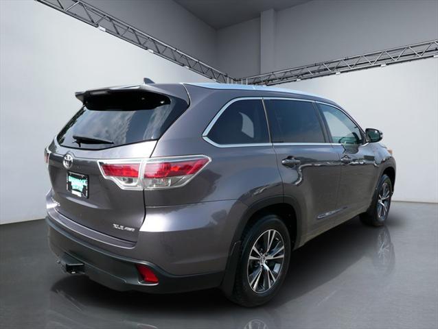 used 2016 Toyota Highlander car, priced at $21,984