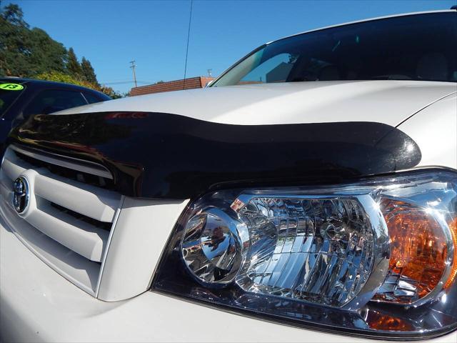 used 2004 Toyota Highlander car, priced at $5,500