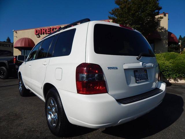 used 2004 Toyota Highlander car, priced at $5,500