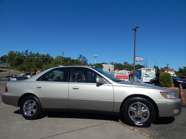 used 1998 Lexus ES 300 car, priced at $4,988