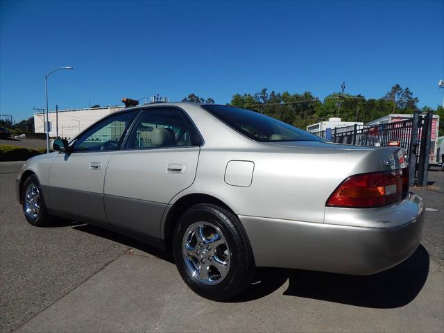 used 1998 Lexus ES 300 car, priced at $4,988