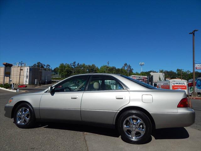 used 1998 Lexus ES 300 car, priced at $4,988