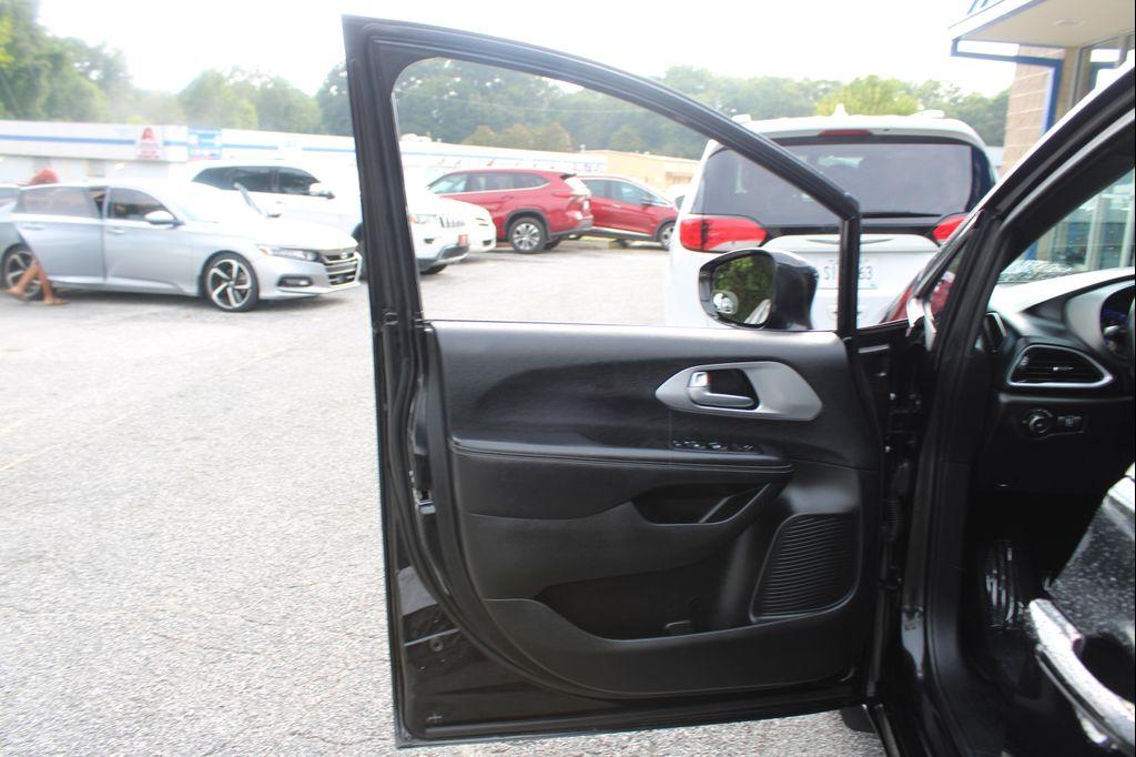 used 2018 Chrysler Pacifica car, priced at $11,999