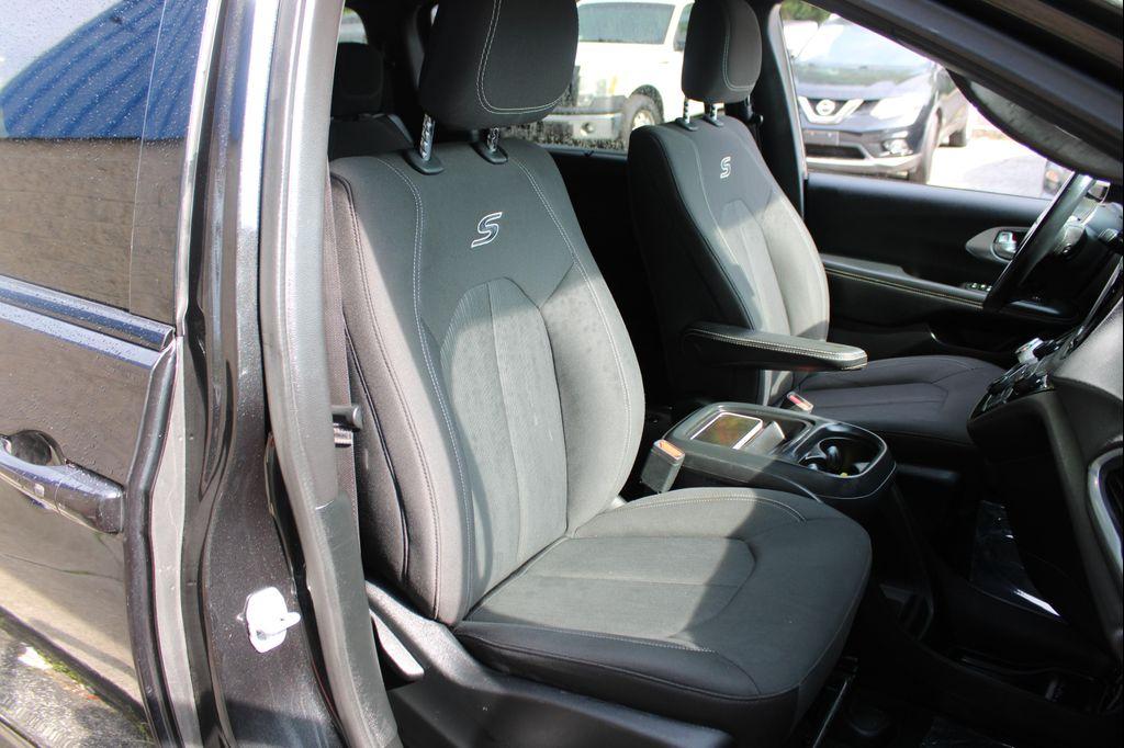 used 2018 Chrysler Pacifica car, priced at $11,999