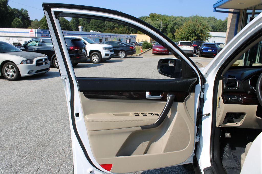 used 2015 Kia Sorento car, priced at $7,999