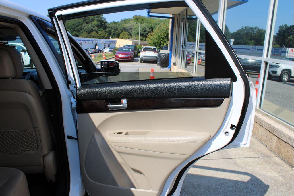 used 2015 Kia Sorento car, priced at $7,999