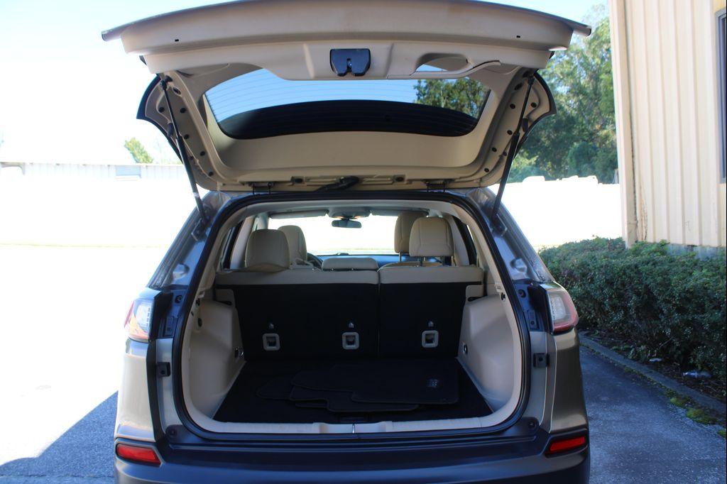 used 2019 Jeep Cherokee car, priced at $7,999