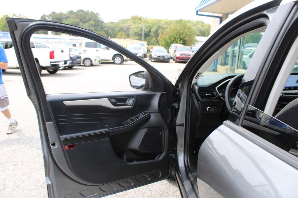 used 2022 Ford Escape car, priced at $11,999