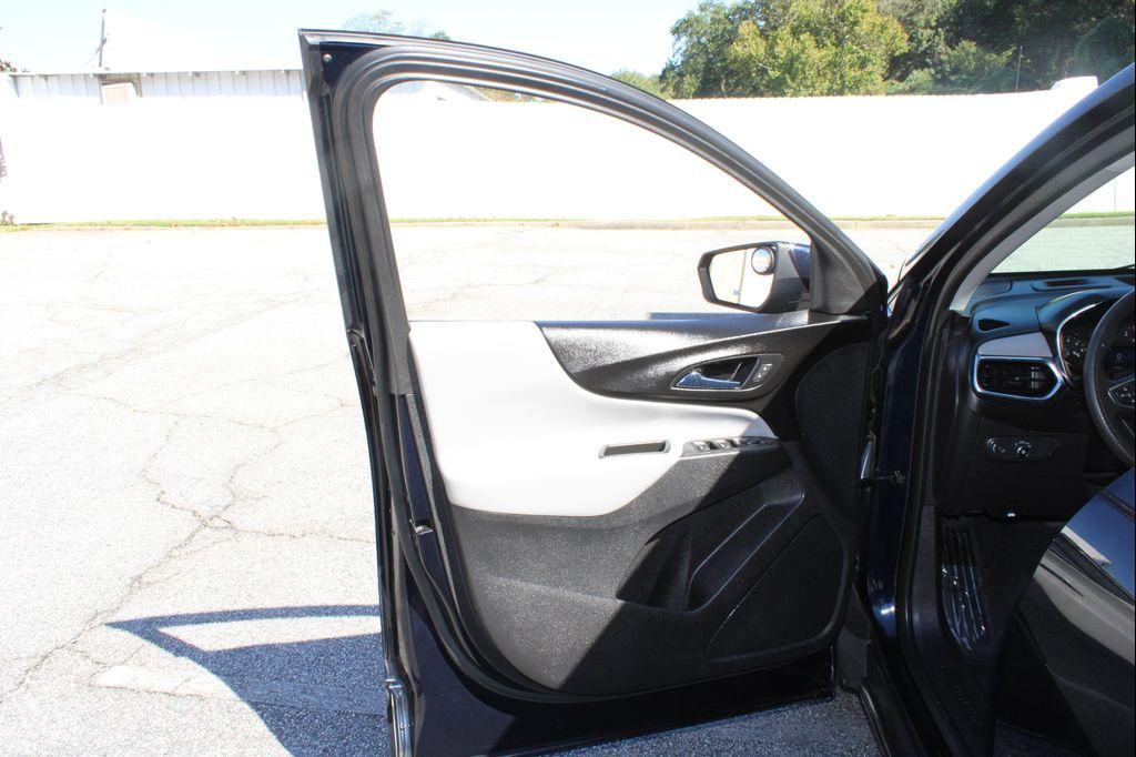 used 2021 Chevrolet Equinox car, priced at $11,999