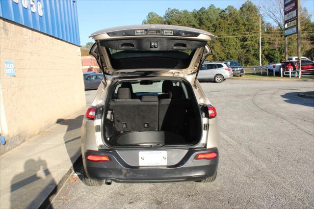 used 2015 Jeep Cherokee car, priced at $7,999