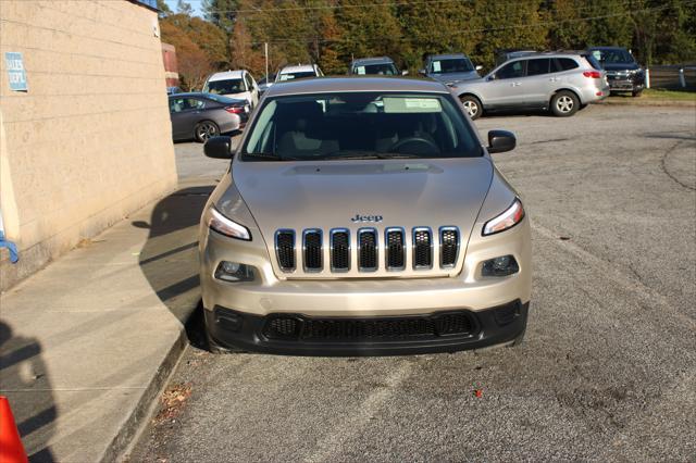 used 2015 Jeep Cherokee car, priced at $7,999