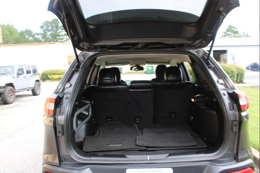 used 2015 Jeep Cherokee car, priced at $9,999