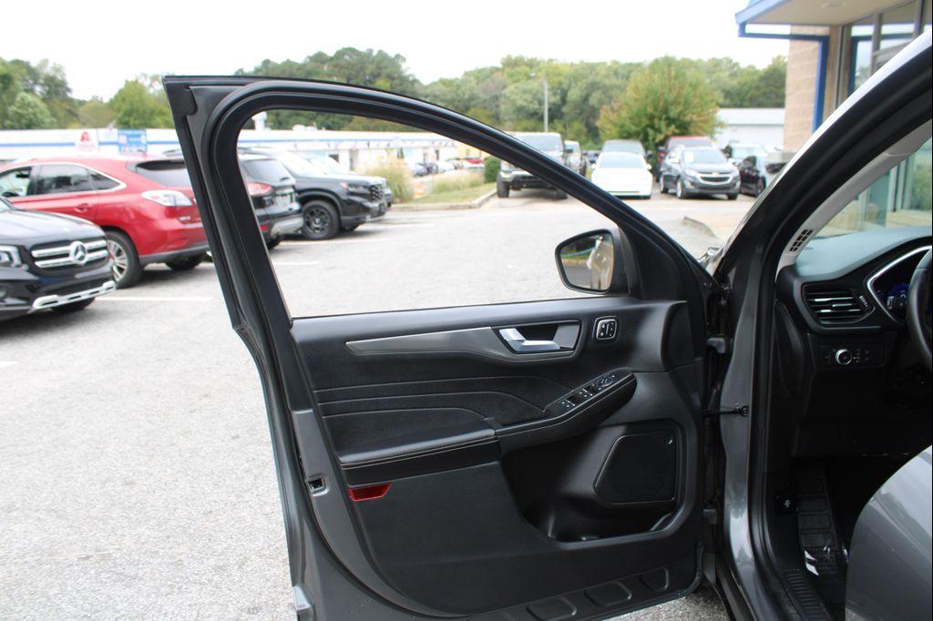 used 2022 Ford Escape car, priced at $16,999