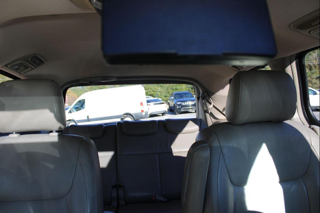 used 2004 Toyota Sienna car, priced at $3,500