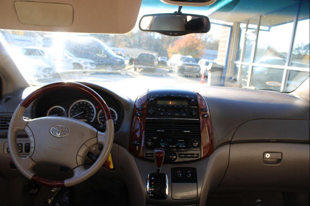 used 2004 Toyota Sienna car, priced at $3,500