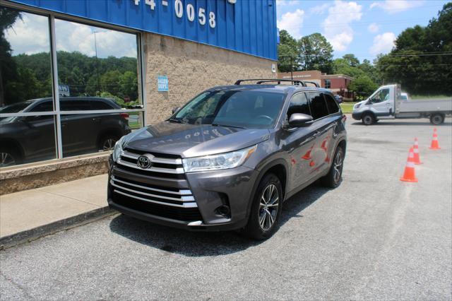 used 2019 Toyota Highlander car, priced at $17,999