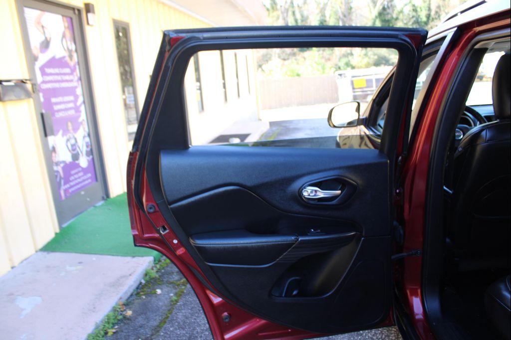 used 2015 Jeep Cherokee car, priced at $7,999