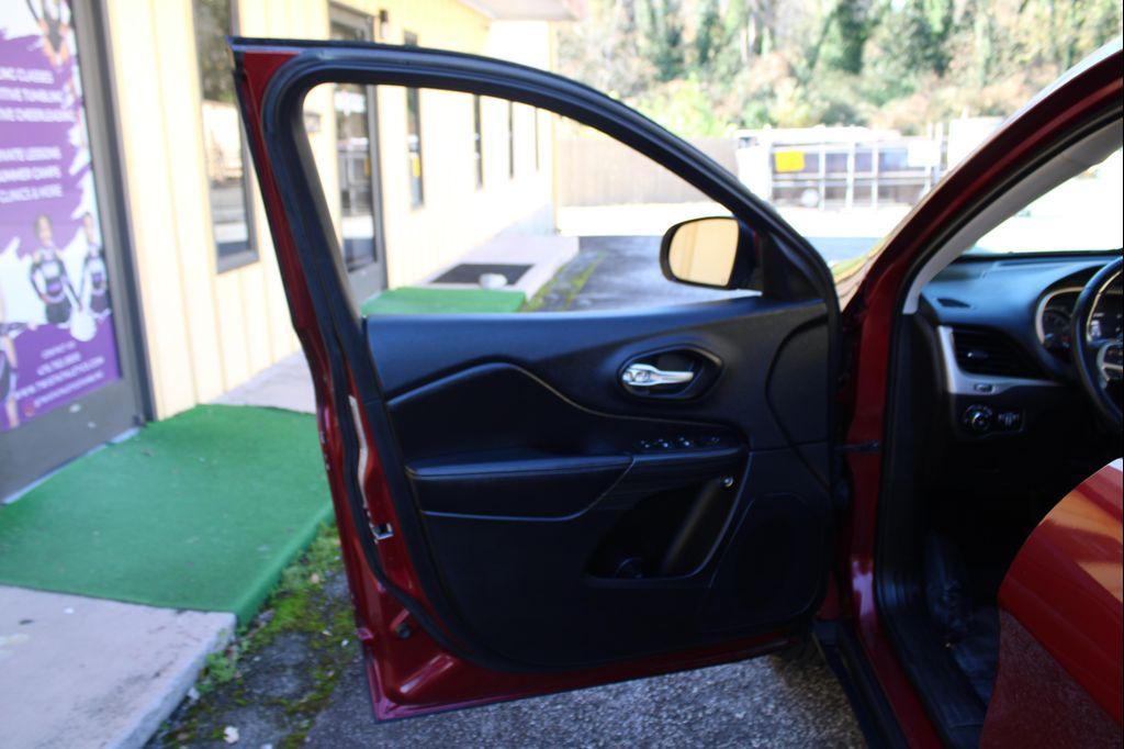 used 2015 Jeep Cherokee car, priced at $7,999