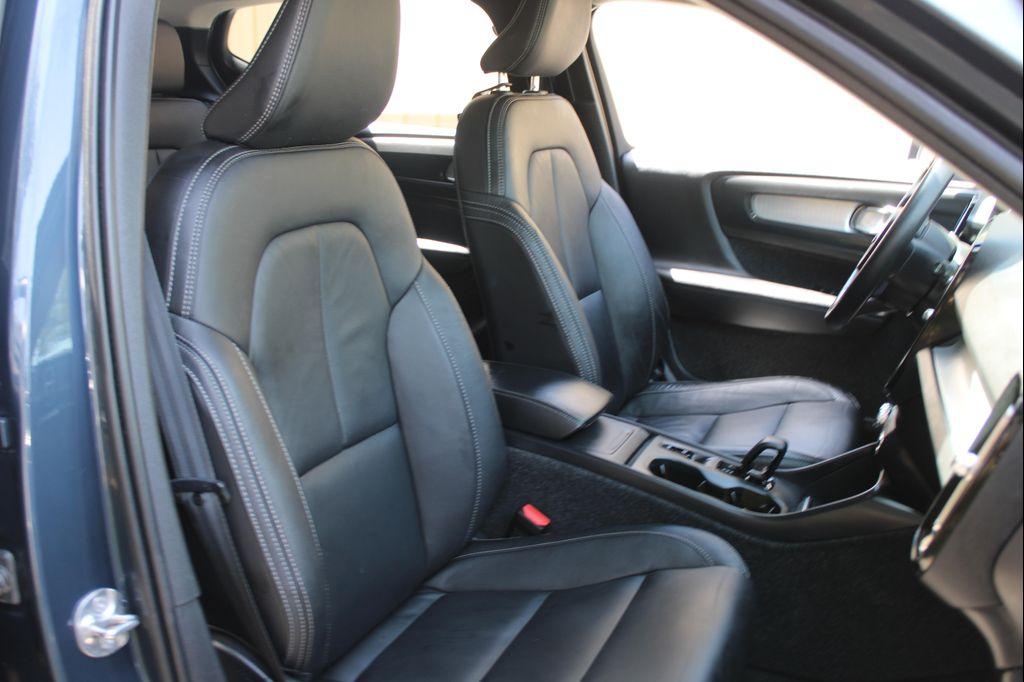 used 2022 Volvo XC40 car, priced at $15,999