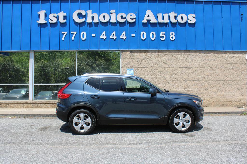 used 2022 Volvo XC40 car, priced at $15,999