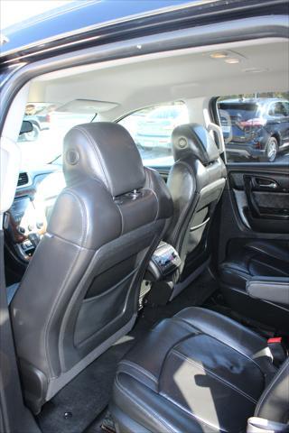 used 2014 Chevrolet Traverse car, priced at $8,500