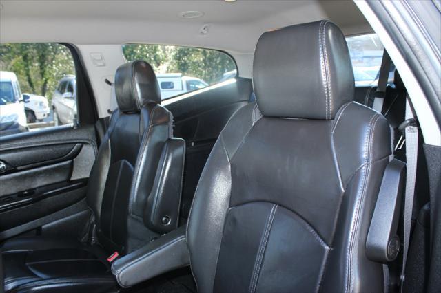 used 2014 Chevrolet Traverse car, priced at $8,500