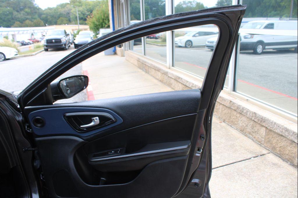 used 2016 Chrysler 200 car, priced at $7,999