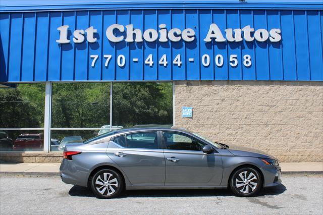 used 2022 Nissan Altima car, priced at $12,500