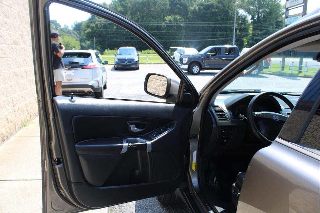used 2008 Volvo XC90 car, priced at $4,999