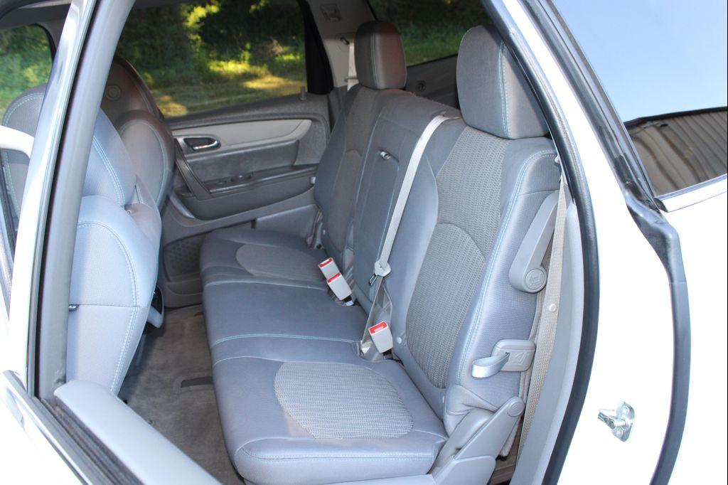 used 2015 Chevrolet Traverse car, priced at $9,999