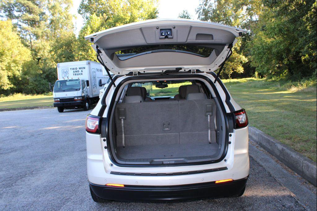 used 2015 Chevrolet Traverse car, priced at $9,999