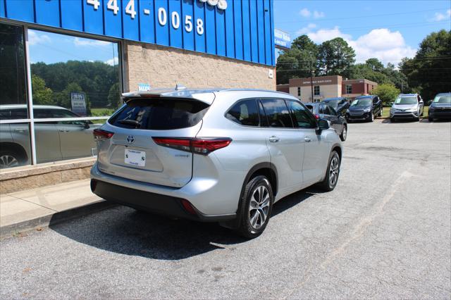 used 2020 Toyota Highlander Hybrid car, priced at $33,000