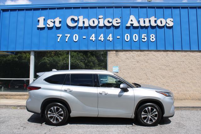 used 2020 Toyota Highlander Hybrid car, priced at $33,000