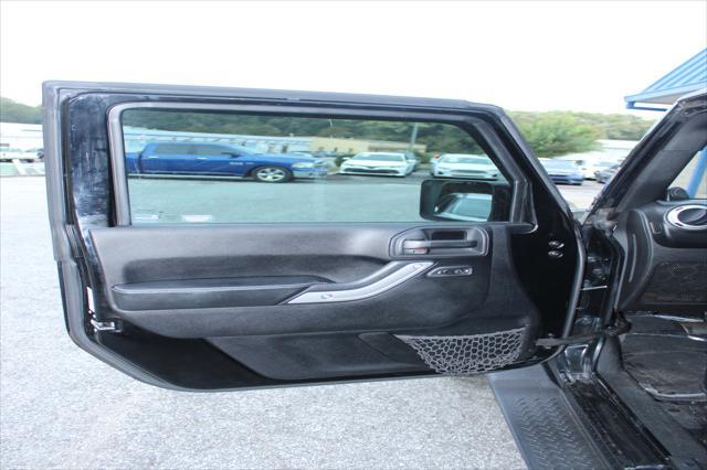 used 2014 Jeep Wrangler Unlimited car, priced at $15,999