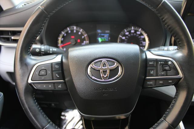 used 2020 Toyota Highlander car, priced at $24,999