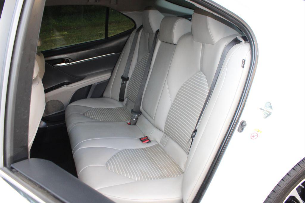 used 2018 Toyota Camry Hybrid car, priced at $15,999