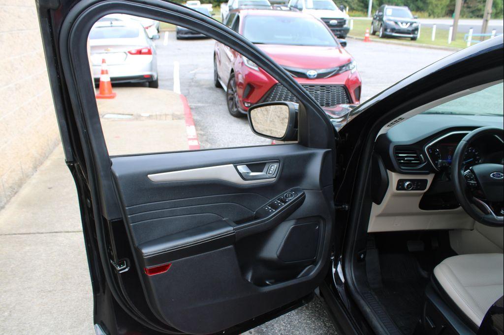 used 2022 Ford Escape car, priced at $13,899