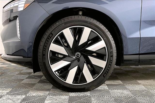 new 2025 Volvo EX90 car