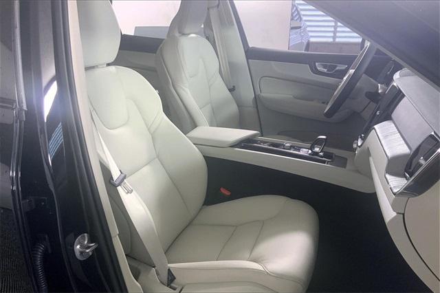 new 2025 Volvo XC60 Plug-In Hybrid car