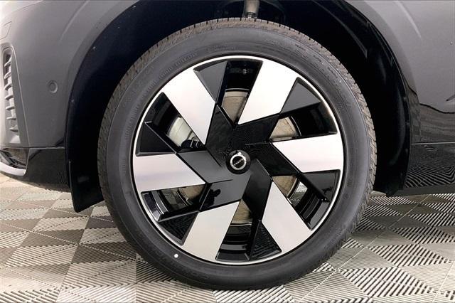 new 2025 Volvo XC60 Plug-In Hybrid car