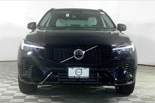 new 2025 Volvo XC60 Plug-In Hybrid car