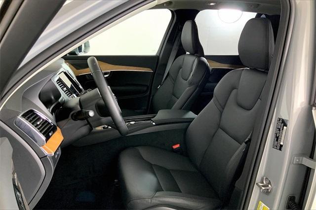 new 2025 Volvo XC90 Plug-In Hybrid car