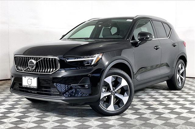 new 2025 Volvo XC40 car