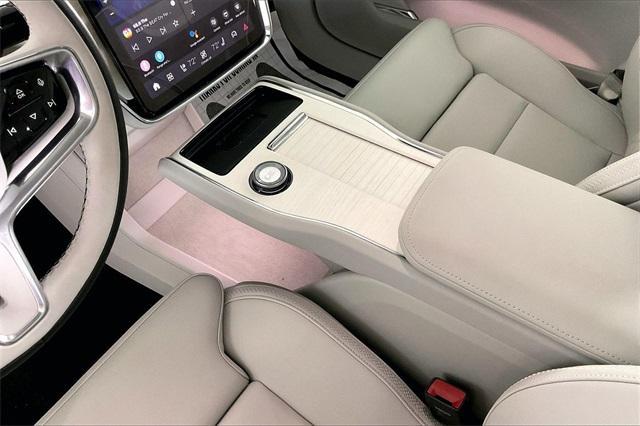 new 2025 Volvo EX90 car