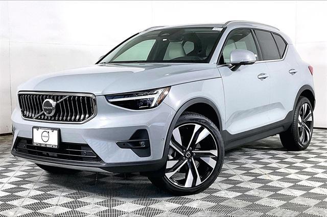 new 2025 Volvo XC40 car, priced at $51,465