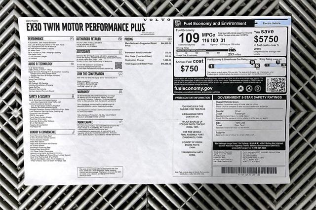 new 2025 Volvo EX30 car