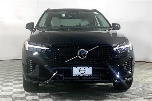 new 2025 Volvo XC60 Plug-In Hybrid car