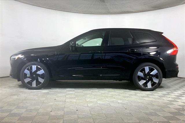 new 2025 Volvo XC60 Plug-In Hybrid car
