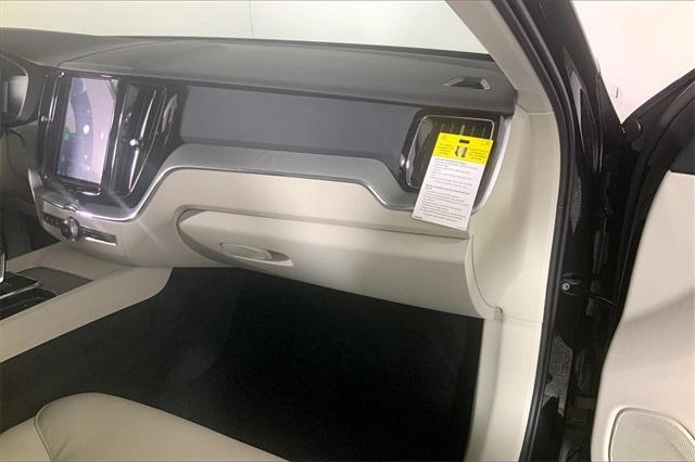 new 2025 Volvo XC60 Plug-In Hybrid car